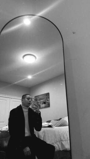 Chico sociable - Alternate Photo