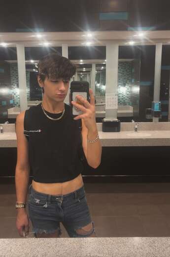 Boss boi aka sexy twink - Alternate Photo