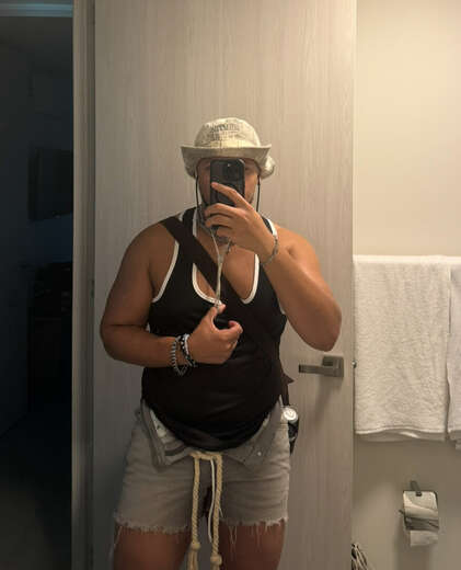 Handsome Charming 🇵🇷 - Alternate Photo