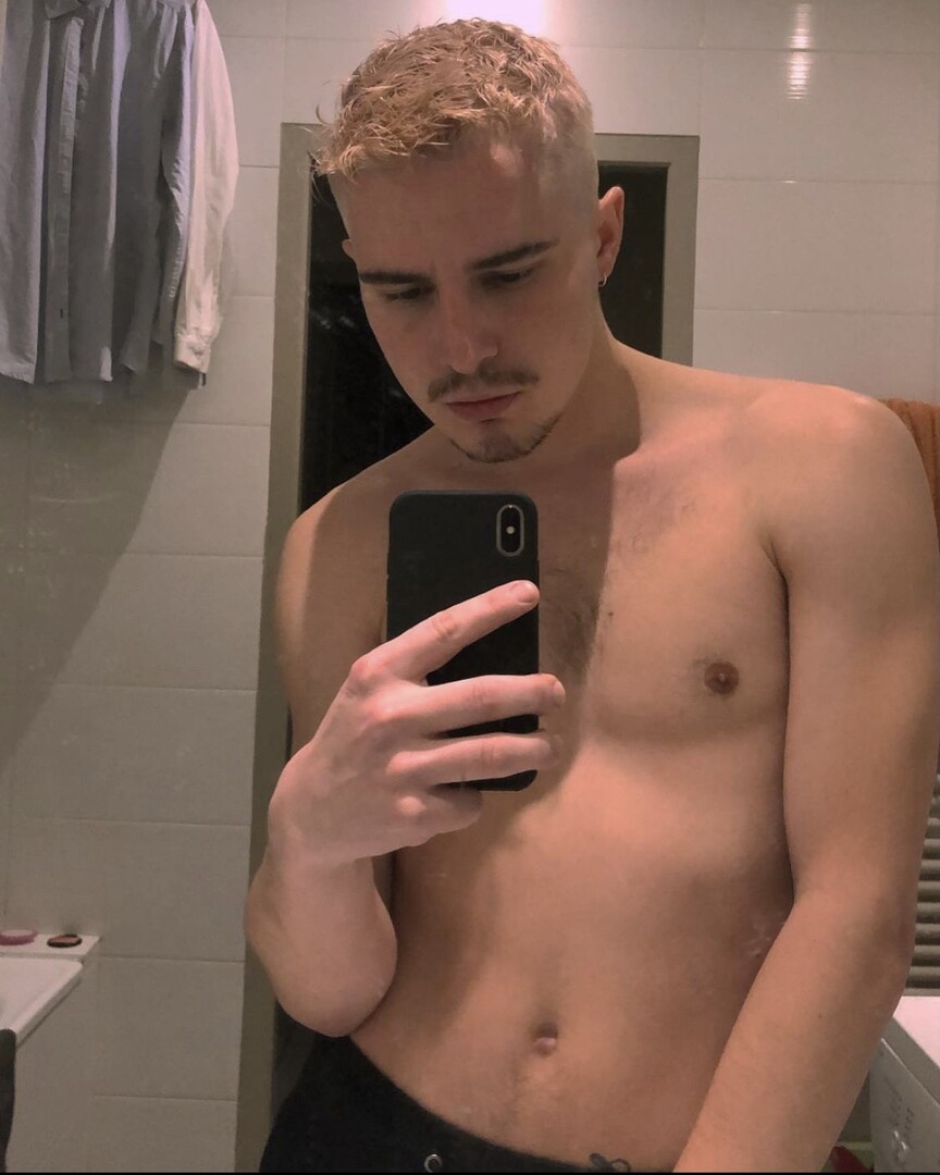 Charming & glamorous stud | Gay Male Escort in Toronto | MintBoys