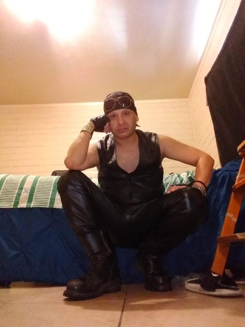 Hispanic 47 love leather | Gay Male Escort in Tucson | MintBoys