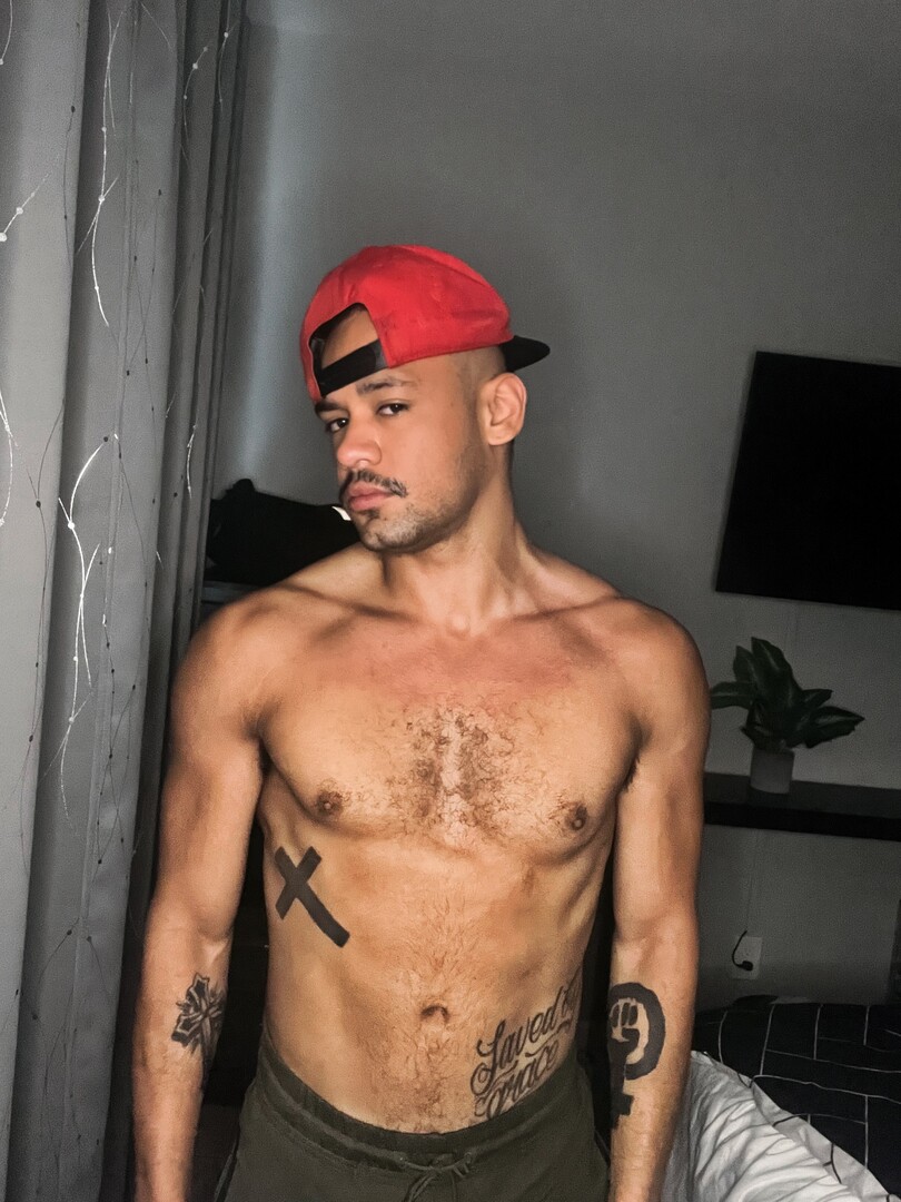 Bi Racial Light-skin Jock | Bi Male Escort in Charlotte | MintBoys