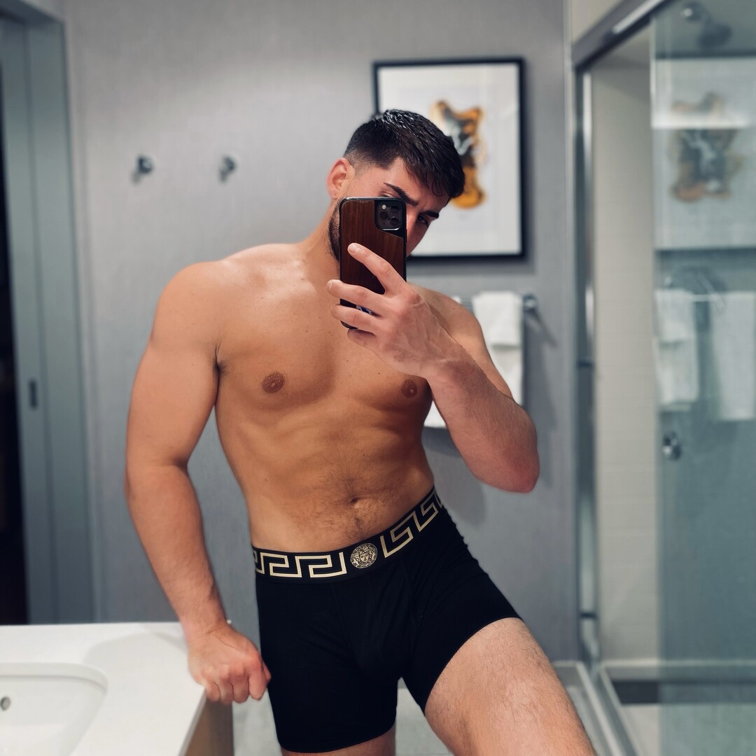 Very discreet male looking for same! | Bi Male Escort in Boston | MintBoys