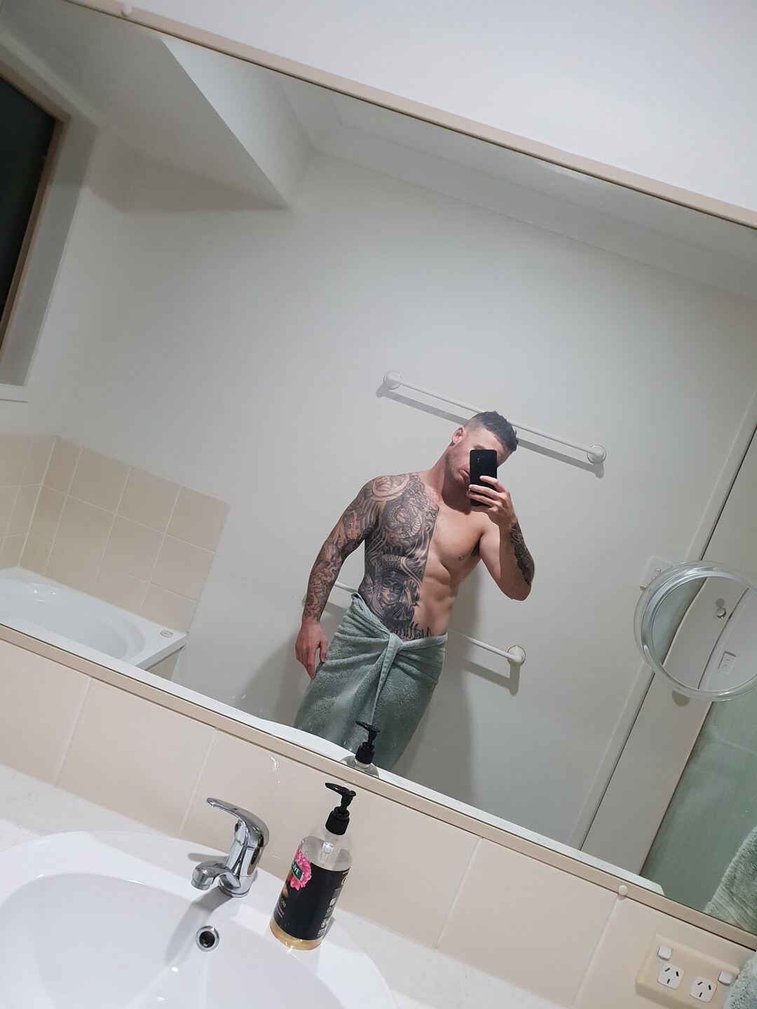 Discreet male escort | Straight Male Escort in Gold Coast | MintBoys