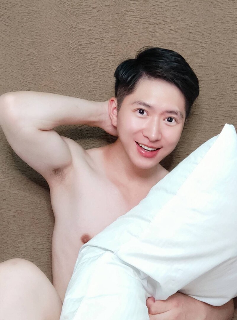 Smooth Hong Kong Boy | Gay Male Masseur in Manhattan | MintBoys