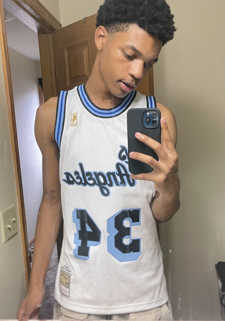 Tall fit alluring young man | Gay Male Escort in Minneapolis | MintBoys