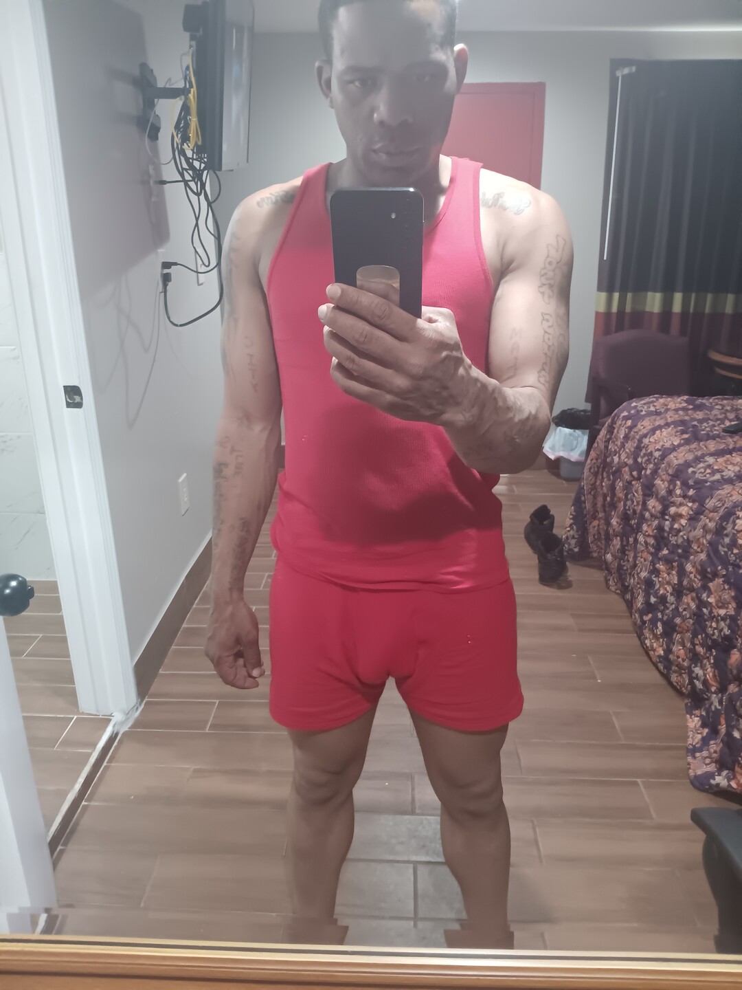 Open | Straight Male Escort in New Orleans | MintBoys