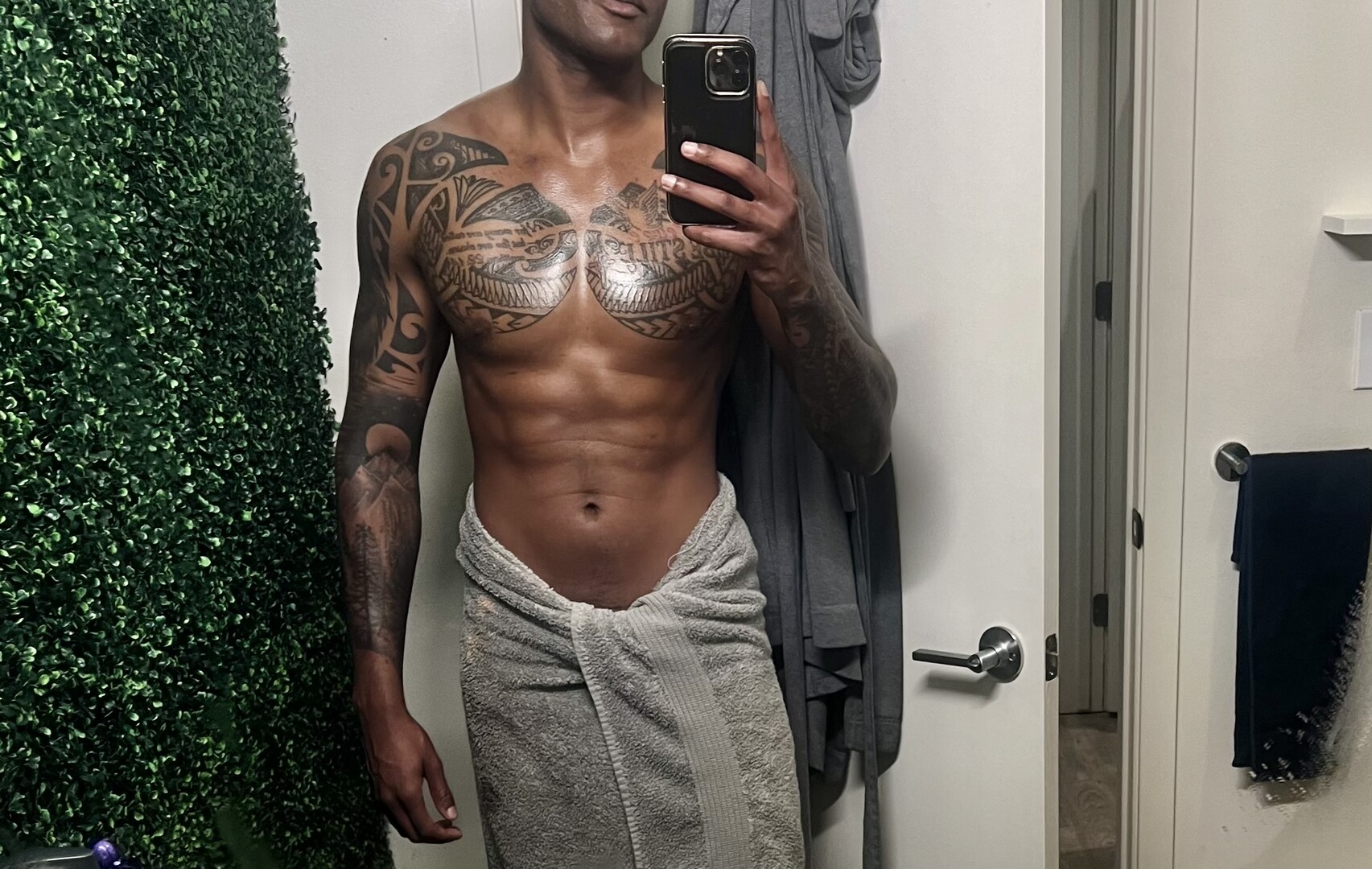 dinners & cashapps | Male Escort in Orange County | MintBoys