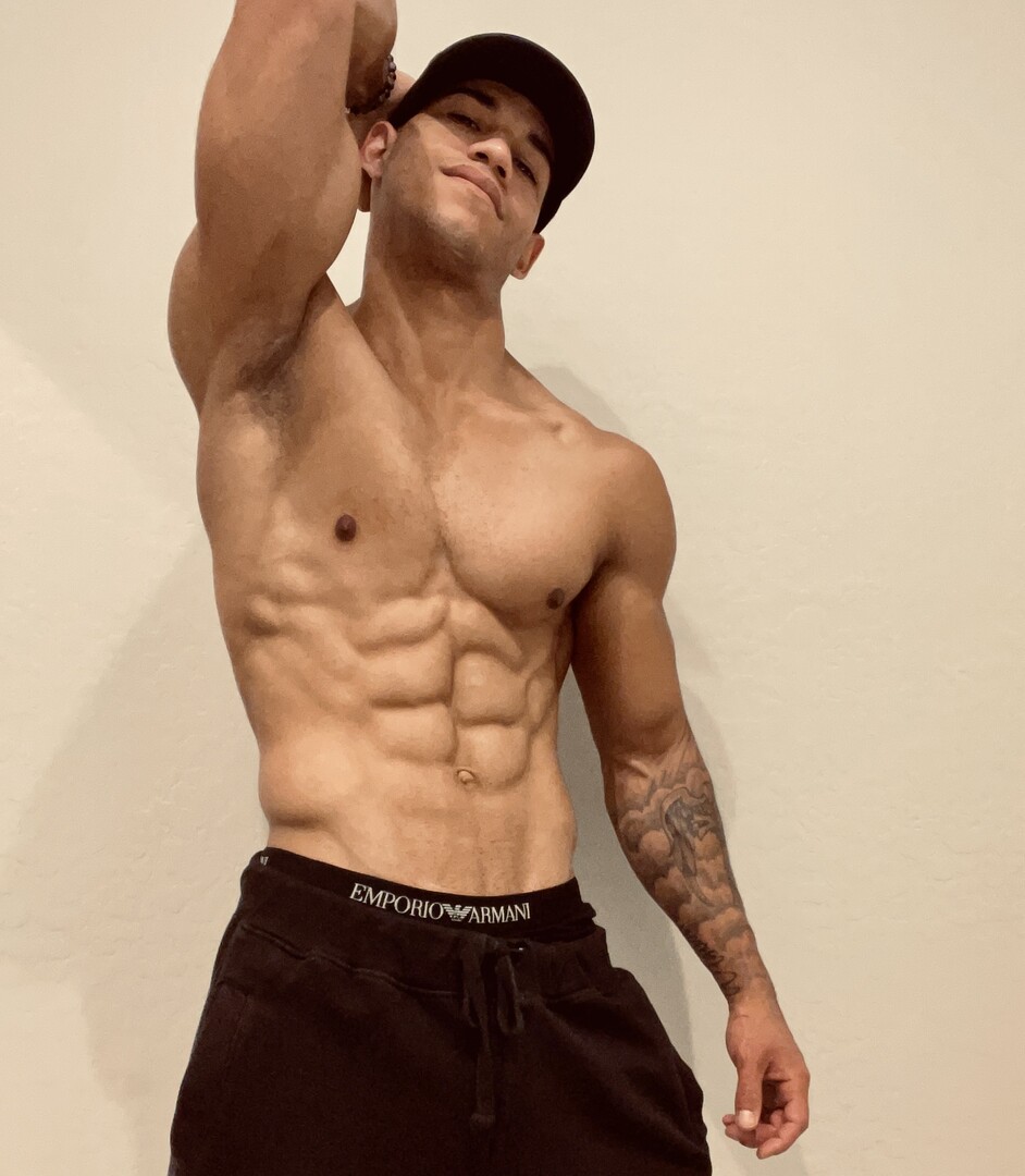 TALL MUSCULAR LIGHTSKIN FANTASY | Straight Male Masseur in Phoenix |  MintBoys