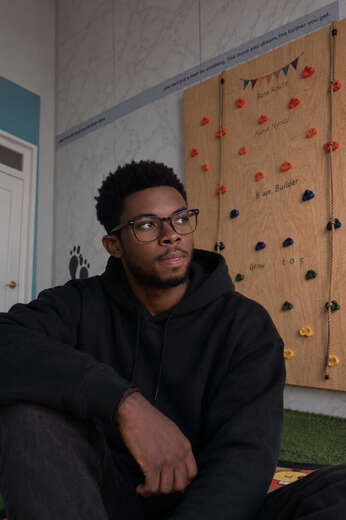 very cool and jovial - Straight Male Escort in Accra - Main Photo