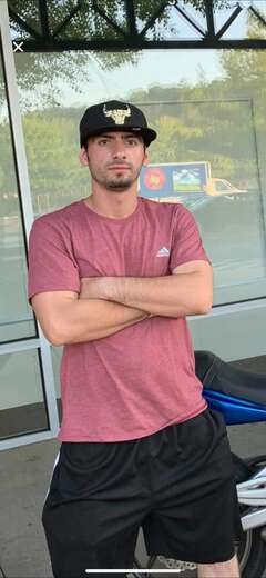I am a laid back, chill kind of guy also h - Alternate Photo