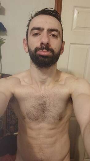 I am a laid back, chill kind of guy also h - Alternate Photo