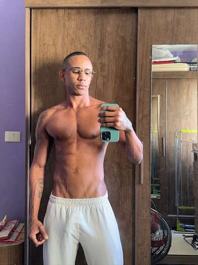 Sensual Papi Reece - Bi Male Escort in New York City - Main Photo