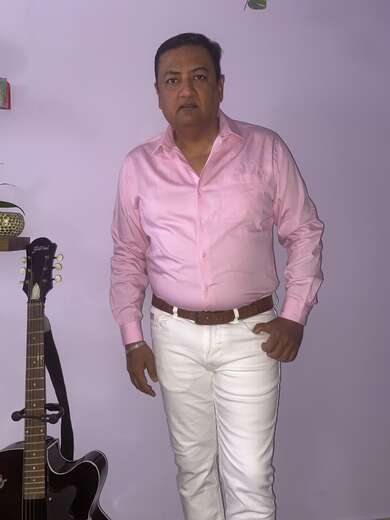 5’9” male with good looks - Alternate Photo
