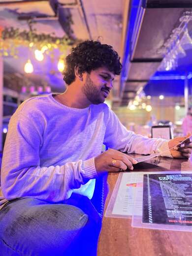 Less talkative, joyfull person - Straight Male Escort in Bangalore - Main Photo