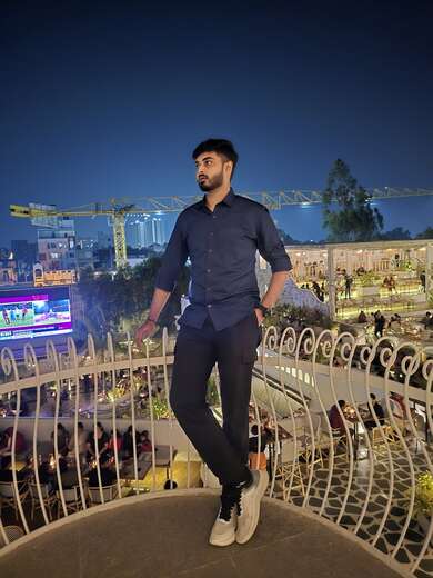 Man on mission 🤟 - Alternate Photo