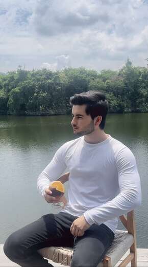 Straight male with good vibes - Alternate Photo