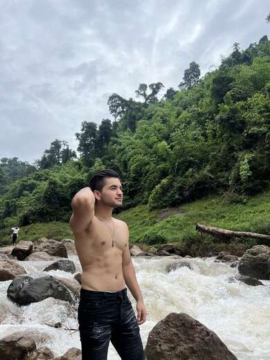 Straight male with good vibes - Alternate Photo