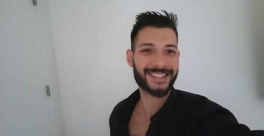 Young, Easy-going, friendly, kind of cute - Alternate Photo
