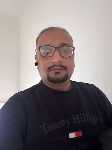 Hi,I’m Farrukh.I’m 41, confident, and easy - Alternate Photo