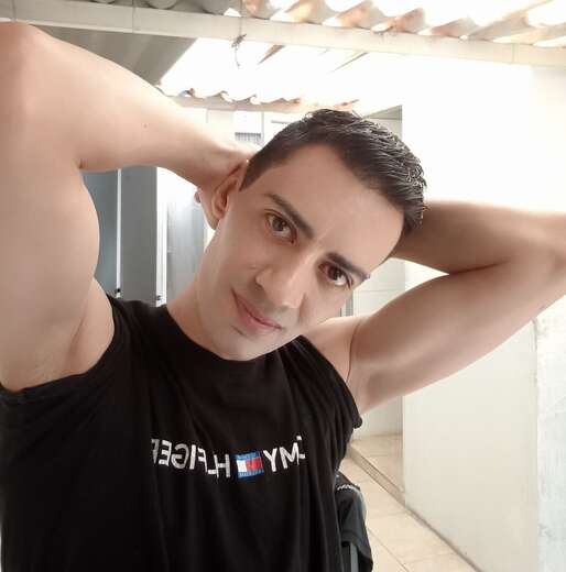 Sencillo, respetuoso, discreto y amable. - Gay Male Escort in Bogota - Main Photo