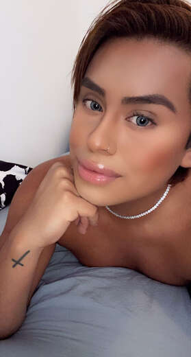 Friendly, outgoing, great conversation. - Non-Binary Escort in Charlotte - Main Photo