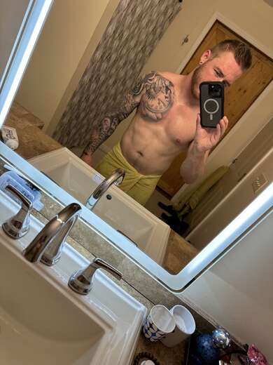 Let’s talk, and have fun! - Bi Male Escort in Chattanooga - Main Photo