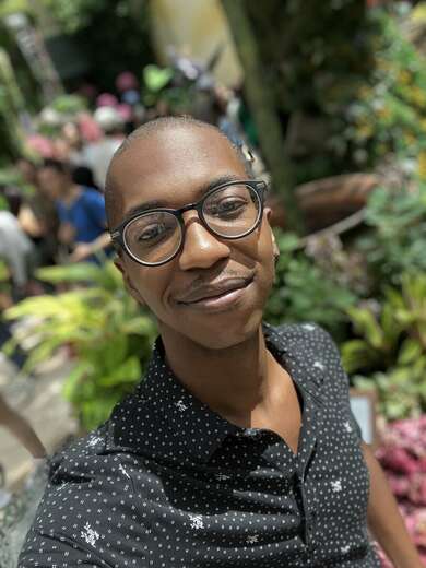 College boy for fun time - Alternate Photo