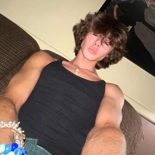 beautiful brown haired, green-eyed student - Gay Male Escort in Columbus, OH - Main Photo