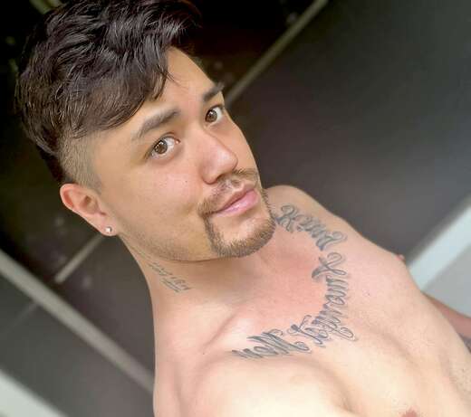 Handsome Latin looking to please you - Alternate Photo