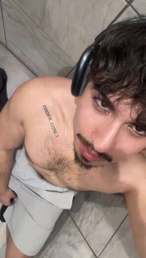 Hey I’m new to this! - Gay Male Escort in Detroit - Main Photo