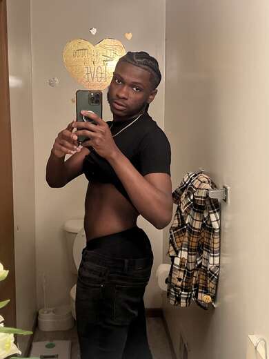 Looking to be your fantasy and experience! - Gay Male Escort in Detroit - Main Photo