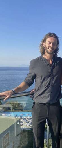 Tall dark muscular - Alternate Photo