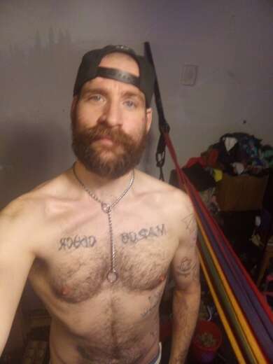 Tall masc Bearded adventurous artist - Gay Male Escort in Duluth - Main Photo