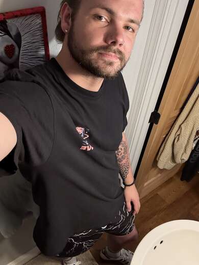 Let’s have some fun gentlemen😈 - Alternate Photo