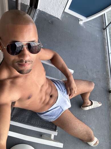 dm let have an amazing moment together - Gay Male Escort in Fort Lauderdale - Main Photo