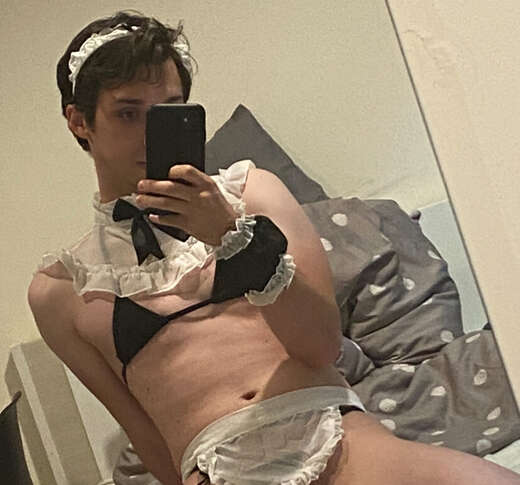 Easy femboy / sissy ;) - Alternate Photo
