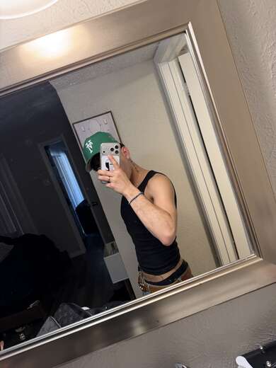 I'm a young hot boy 🥵 - Alternate Photo