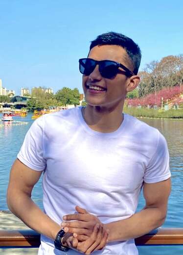 Fit , smart , open minded - Straight Male Escort in Hong Kong - Main Photo