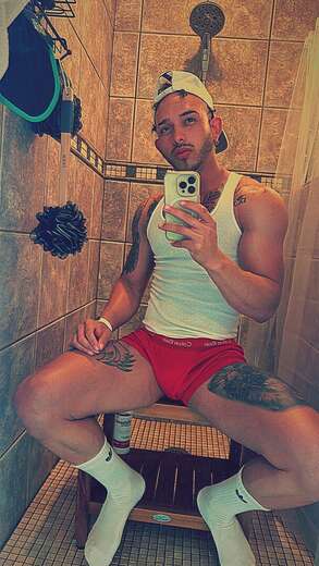 Athletic, outgoing, smart - Gay Male Escort in Lakeland - Main Photo