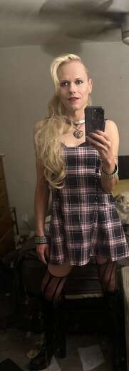 Fem looking to share time - Non-Binary Escort in Las Vegas - Main Photo