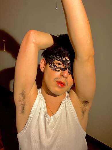Magro, sensual, educado, carinhoso. - Alternate Photo