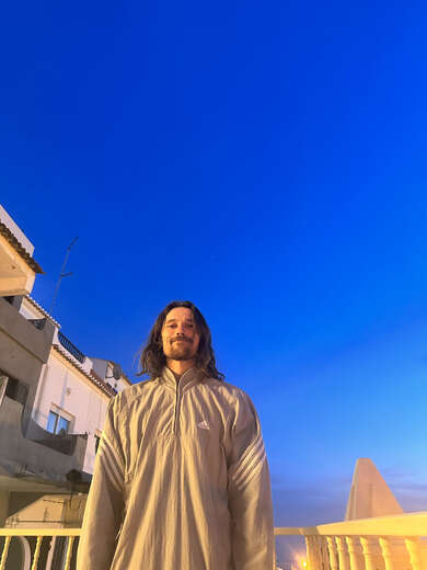 Tall,Funny,Great listener,Masseuse - Alternate Photo