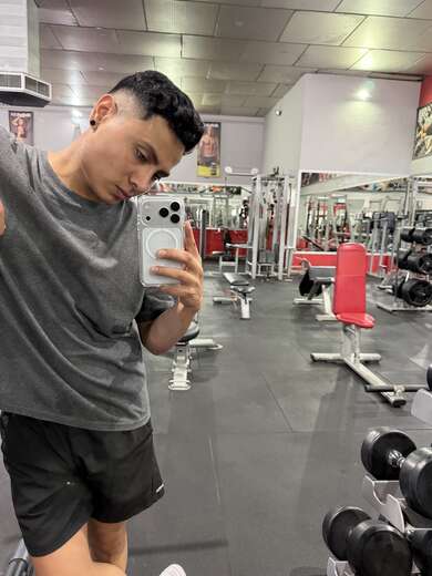 Joven latino 20años - Alternate Photo