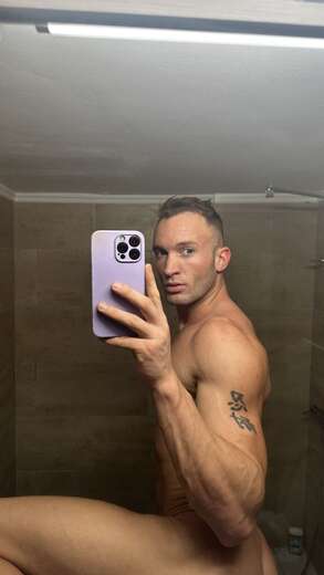 Here for your discretion and fun - Gay Male Escort in Los Angeles - Main Photo