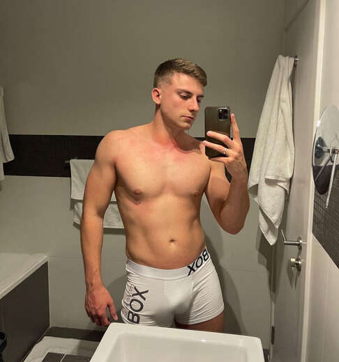 I’m fun to be around with - Gay Male Escort in St. Louis - Main Photo