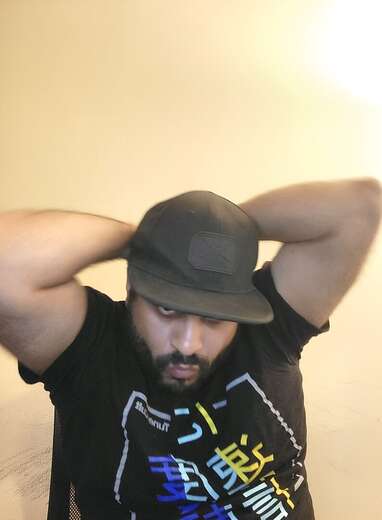 Looking for guys willing to roleplay - Alternate Photo