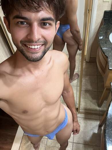 Very nice kinda shy boy - Gay Male Escort in Los Angeles - Main Photo