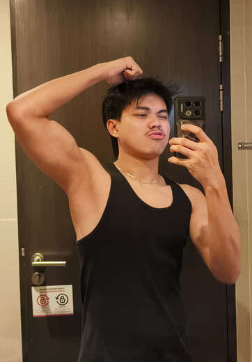 Here to meet new people! 😊 - Male Escort in Manila - Main Photo