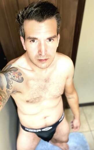 I’m a good looking guy and up for anything - Gay Male Escort in McAllen - Main Photo